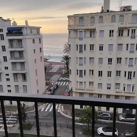 Pres De La Promenade Apartment *